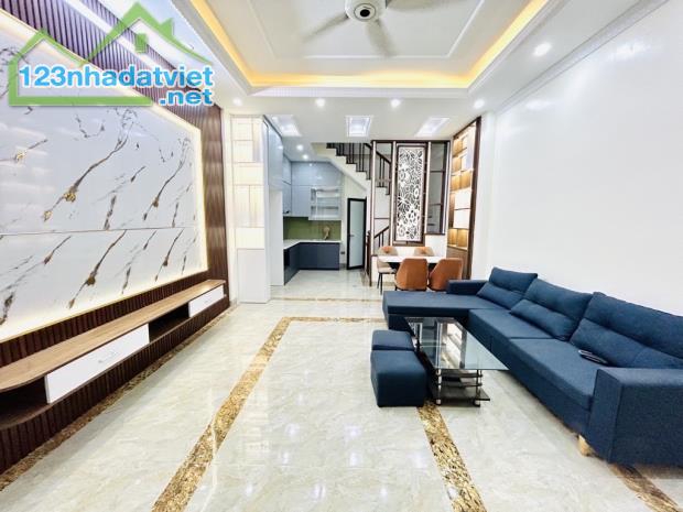 NHÀ MỚI KÍNH KOONG - GẦN PHỐ - FULL NỘI THẤT - 45M - 5 TẦNG - GI.Á 8 TỶ