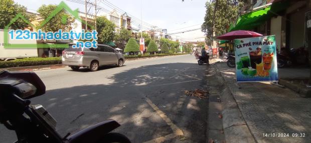 Bán nhà góc 2 mặt tiền Đồng Khởi, Tân Phong, Biên Hòa, 381m2, giá 13 tỷ 900. - 1
