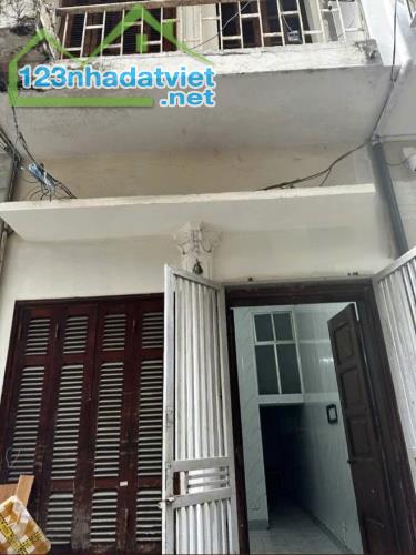 Cho thuê nhà ngõ 156 Hồng Mai 3 tầng x 30m2, 9 Triệu/th, 3 ngủ, ô tô tận cửa - 4