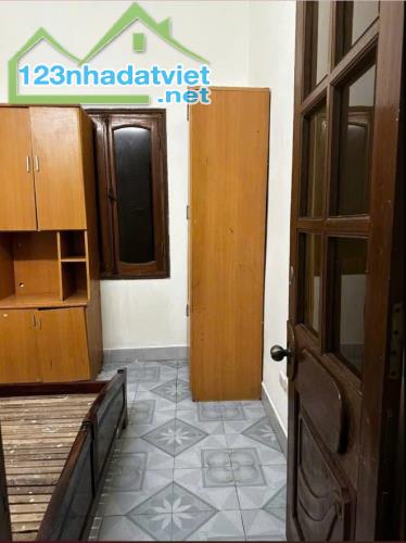Cho thuê nhà ngõ 156 Hồng Mai 3 tầng x 30m2, 9 Triệu/th, 3 ngủ, ô tô tận cửa
