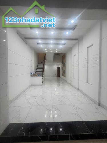 Cho thuê mặt bằng kinh doanh tầng 1 tại  Địa chỉ số 37 phố Phú Viên, Bồ Đề, Long Biên - 1