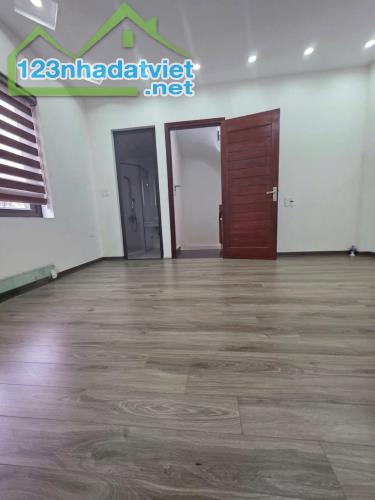 Bán nhà phố Gia Quất Long Biên 34m² – 6 tầng – Ô tô 7 chỗ đỗ cửa – Gần Ngọc Lâm – Giá 5.7T - 2