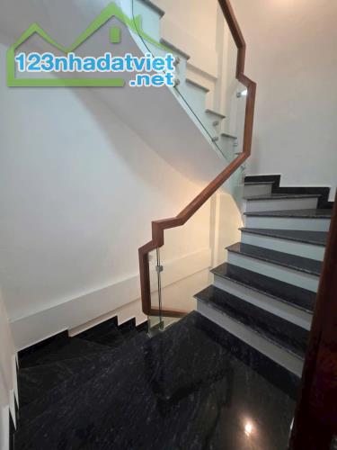 Bán nhà phố Gia Quất Long Biên 34m² – 6 tầng – Ô tô 7 chỗ đỗ cửa – Gần Ngọc Lâm – Giá 5.7T - 3