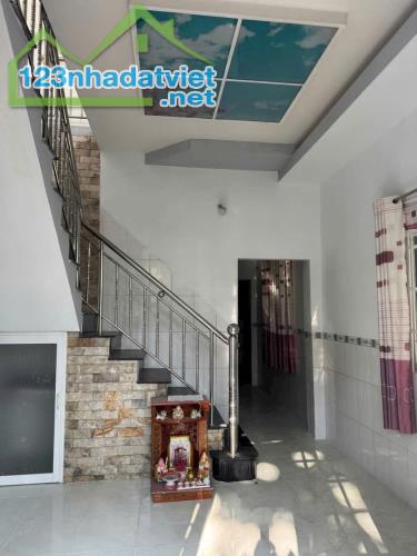 Nhà sổ riêng hoàn công 1 lầu 1 trệt 2.6 tỷ/81 m2, đường ô tô - 4