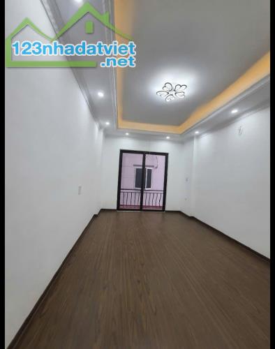 BÁN NHÀ THỤY PHƯƠNG 5 TẦNG - FULL NỘI THẤT - THANG MÁY - Ô TÔ TRÁNH - GARA - Giá 7.x tỷ