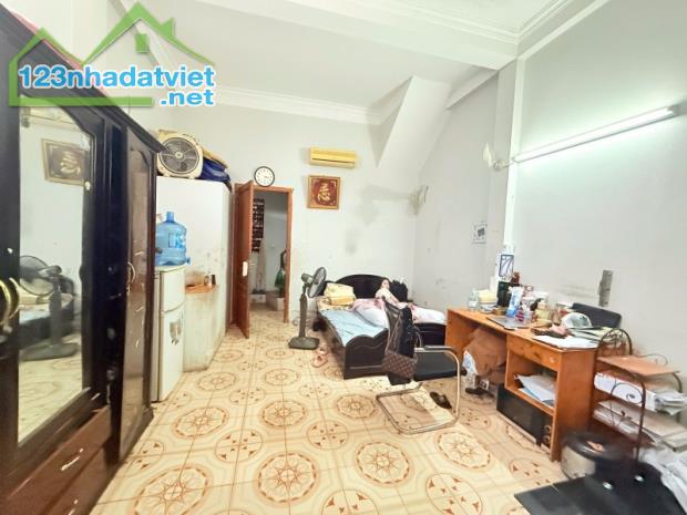 Nhà Hoàng Hoa Thám, Ba đình. 43m; MT 4.8; Giá 9 tỷ  BÁN ĐẤT TẶNG NHÀ - NGÕ NÔNG GẦN CHỢ -