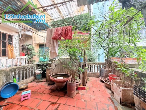Nhà Hoàng Hoa Thám, Ba đình. 43m; MT 4.8; Giá 9 tỷ  BÁN ĐẤT TẶNG NHÀ - NGÕ NÔNG GẦN CHỢ - - 4