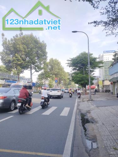 Lý Thường kiệt - HXH Vô nhà - 68m2 - 3 tầng Giáp Q10, Lữ Gia