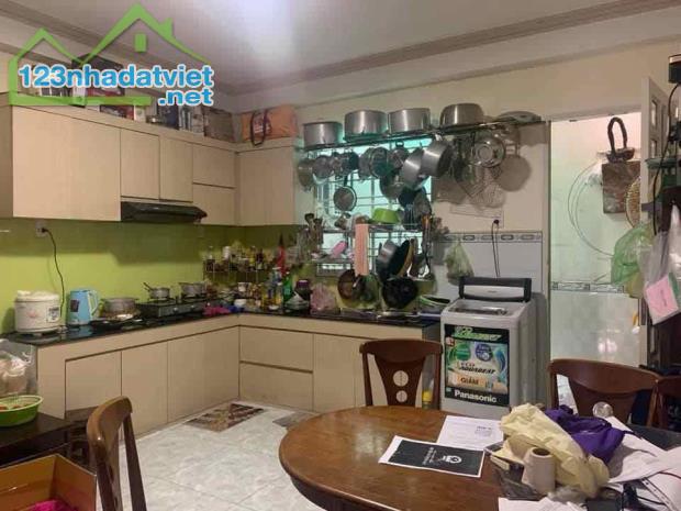 Q7 Nhà Đẹp – 4PN, 5WC – Hẻm Ba Gác Thông – Không Quy Hoạch – Công Chứng Ngay!