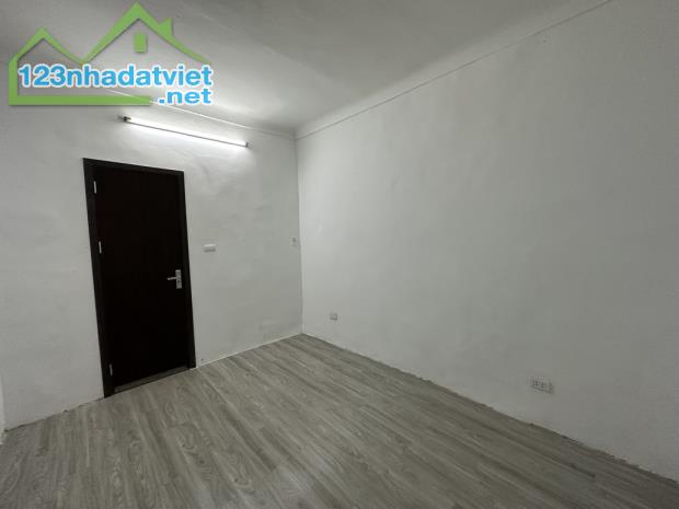 Bán Nhà Vũ Xuân Thiều, Phường Sài Đồng, Long Biên 36m2, 3T, giá 2,4 tỷ - 3