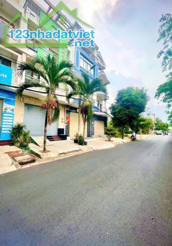 Bán nhà mặt tiền, Quận 7 - Diện tích: 5m x 18.5m - Giá bán: 13 tỷ 800 triệu - 1
