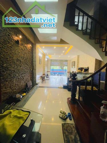 Bán nhà mặt tiền, Quận 7 - Diện tích: 5m x 18.5m - Giá bán: 13 tỷ 800 triệu - 5