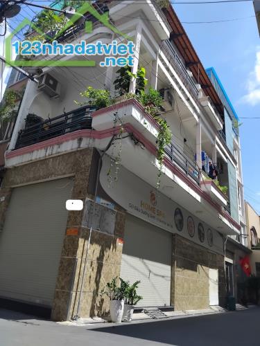 Kế bên lối vào nhà ga T3 sân bay TSN, căn góc 2 MT hẻm 4m và 5m, 3 tầng