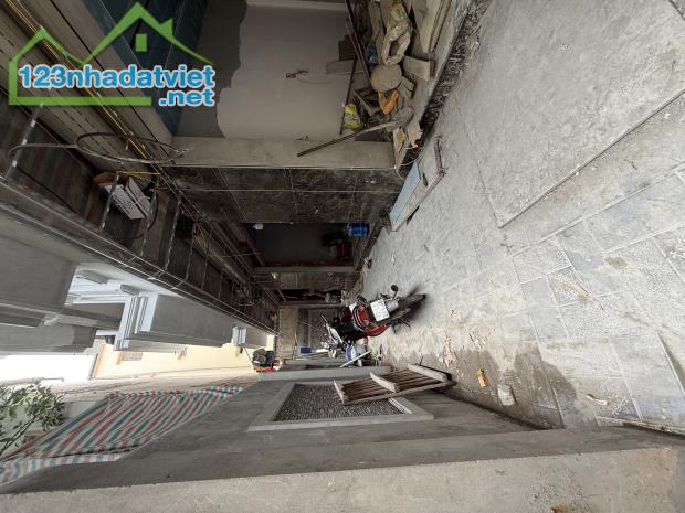 BÁN NHÀ BỒ ĐỀ LONG BIÊN- NHÀ MỚI THANG MÁY CHẠY VÙ VÙ THOÁNG TRƯỚC SAU -Ô TÔ ĐỖ CỔNG- GIÁ - 2