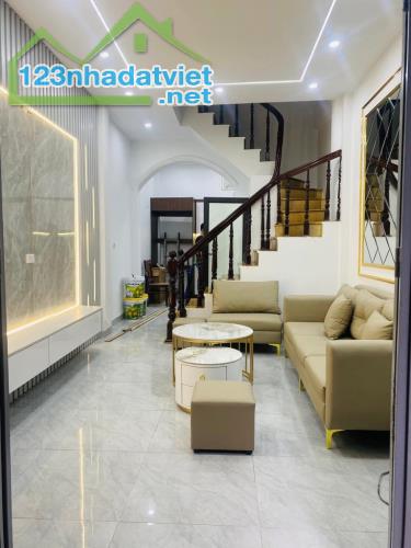 Bán nhà phố Pháo Đài Láng , trung tâm quận Đống Đa 31m2, 4tầng, full nội thất