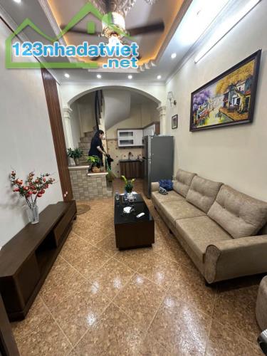 AN CƯ LÝ TƯỞNG BÁN NHÀ CỔ LINH – 39M2 – 6 TỶ – DÂN XÂY CHẮC CHẮN, Ở NGAY