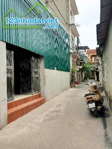 🏠PHỐ #NAM_DƯ - #THANH_LÂN, NHÀ DÂN XÂY⚡️ #Ô_TÔ ĐỖ CỔNG - MẶT NGÕ THÔNG💥5 TẦNG - 3 NGỦ -