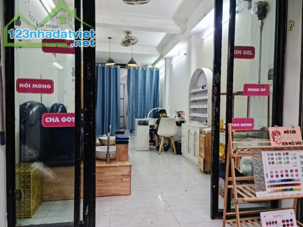 Sang nhượng cửa hàng nail đồ còn mới 90% Số 10 ngõ 18 Lương Ngọc Quyến, Văn Quán, Hà Đông