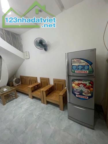 Cho thuê nhà ngõ Giếng Mứt, 3.5 tầng x 32m2, 2 ngủ, 8 Triệu ở gia đình, nhóm ngoan - 2
