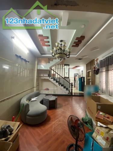 BÁN NHÀ LÔ GÓC  - ĐƯỜNG NHỰA THÔNG THOÁNG- 3 TẦNG- 71M2- NGANG 5m - CHỦ THIỆN CHÍ XOẮN - 1