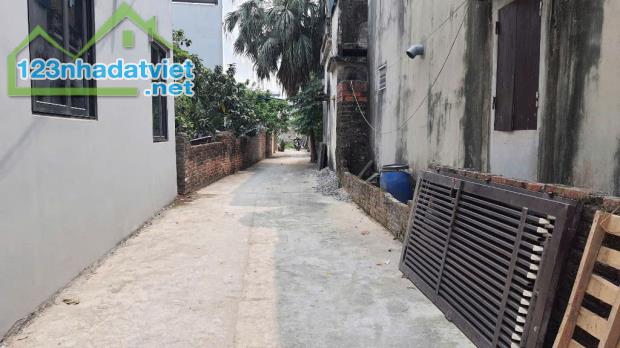 thôn Tằng My. sát bìa làng. cách VĐ3 chỉ 400m. full thổ. 55tr/m2 - 2