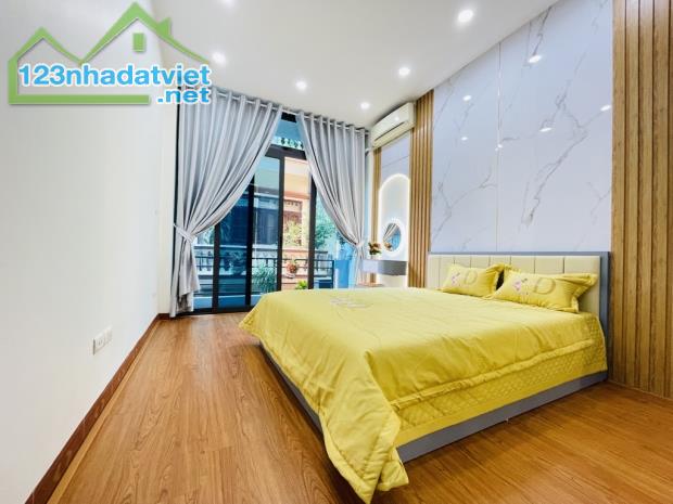 SÁT PHỐ - KINH DOANH - VỈA HÈ - Ô TÔ - Ở NGAY - HAI THOÁNG- PHỐ 8/3-41 M- 11 TỶ 2 - 2