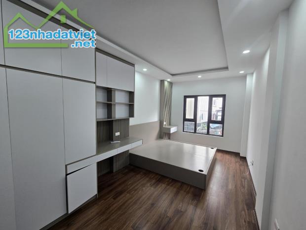 CHẤT NHƯ NƯỚC CẤT – NHÀ ĐẸP CỰC GẮT PHỐ NGUYỄN PHÚC LAI, 3 GIÂY NHÌN – 1 GIÂY YÊU – 0 - 3