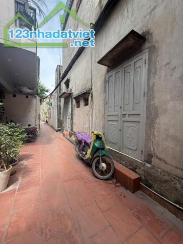 SIÊU HIẾM!!! THÔNG SỐ HOA HẬU - TIỆN ÍCH ĐẲNG CẤP - 163M - MẶT TIỀN 18.2M - PHỐ ÂU CƠ - - 2