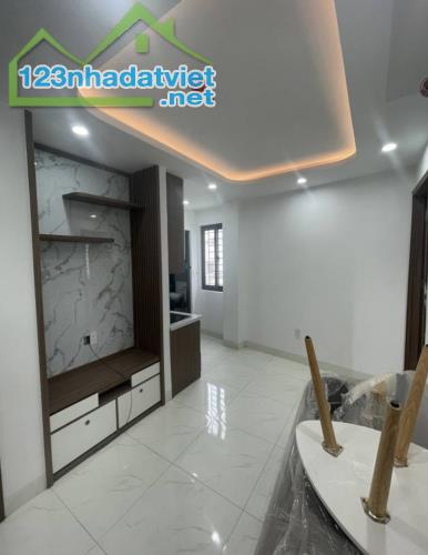 Toà căn hộ 7 tầng đường Ngô Quyền. Dòng tiền 50tr/tháng . Diện tích : 140m , ngang 10m