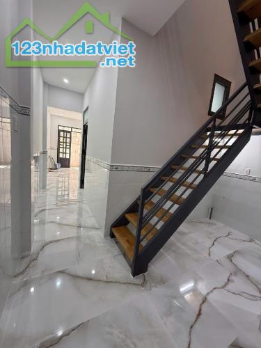 2 tầng, 4 x 12, giá 4. X tỷ, hẻm 🚘 cách 10m - 2