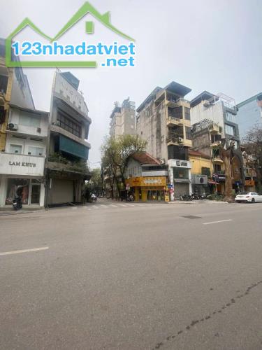 BÁN NHÀ MẶT PHỐ HUẾ. HOÀN KIẾM. 52M2 MT 6,4M GIÁ 41 TỶ- SIÊU PHẨM  - VỈA HÈ ĐÁ BÓNG - - 1