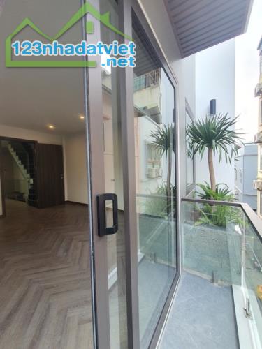 Bán nhà Phố Cổ Linh Long Biên, DT: 34m2, thiết kế đẹp, công năng sạch, giá chào 5 tỷ 800. - 3