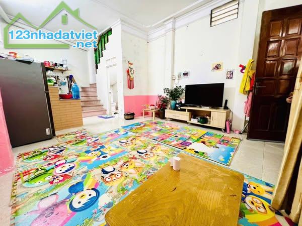 Cần bán nhà phố Đội Cấn, quận Ba Đình 35m, 2 mặt thoáng, ngõ rộng