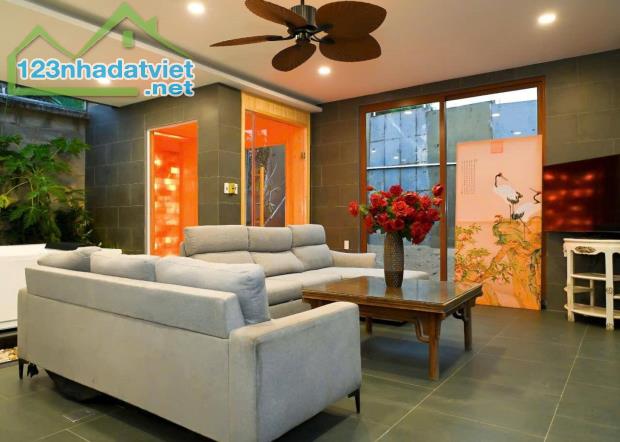 VILLA NGHỈ DƯỠNG SÂN VƯỜN HỒ BƠI - HƠN 700M2 - NGANG 18M - GẦN METRO BÌNH THÁI - 4