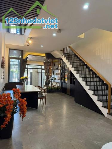 NHÀ ĐẲNG CẤP NGHĨA ĐÔ, CẦU GIẤY – GIÁ 21,5 TỶ 🔑 Diện tích: 74m² 🔑 Mặt tiền: 4,4m 🔑