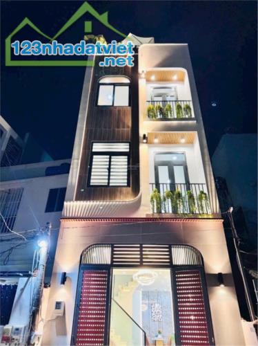 Bán nhà đường Sư Vạn Hạnh, Q.10, 80m², 3 tầng, 4PN, 9,x tỷ