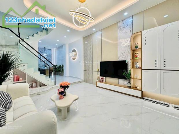 Bán nhà đường Sư Vạn Hạnh, Q.10, 80m², 3 tầng, 4PN, 9,x tỷ - 2