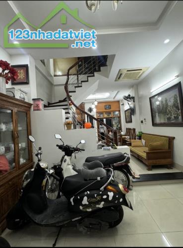 Bán gấp nhà đẹp Mễ Trì, ngõ 3gác tránh SH, 10m ra oto tải, sổ vuông, 52m2, 5 tầng, Chỉ 9.2