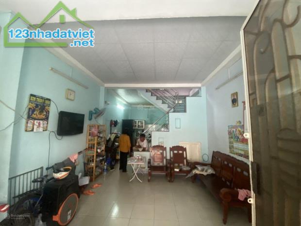 Bán nhà 72m², đường Cách Mạng Tháng Tám, Q.10, 2 tầng, 7,x tỷ - 1