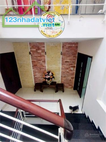 Bán nhà 72m², đường Cách Mạng Tháng Tám, Q.10, 2 tầng, 7,x tỷ - 3