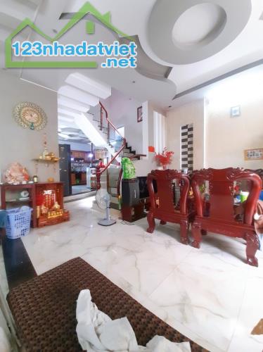 SIÊU PHẨM - 100M2 - 8X12,5M 3 TẦNG SÂN THƯỢNG 6PN 7WC - NGAY CẦU NHỊ THIÊN ĐƯỜNG Q8 - 8.2T - 1