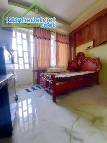 SIÊU PHẨM - 100M2 - 8X12,5M 3 TẦNG SÂN THƯỢNG 6PN 7WC - NGAY CẦU NHỊ THIÊN ĐƯỜNG Q8 - 8.2T - 3