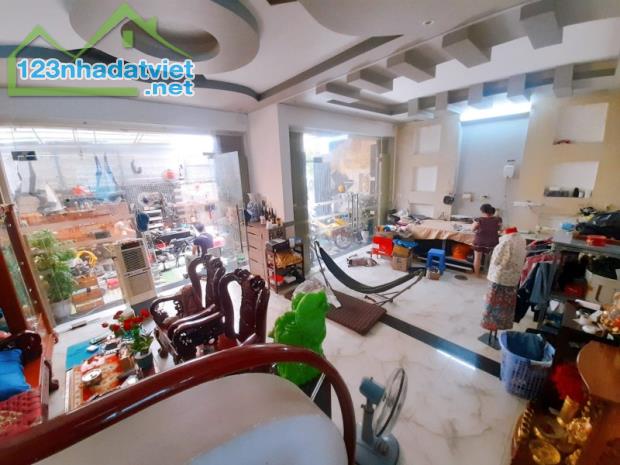 SIÊU PHẨM - 100M2 - 8X12,5M 3 TẦNG SÂN THƯỢNG 6PN 7WC - NGAY CẦU NHỊ THIÊN ĐƯỜNG Q8 - 8.2T - 5