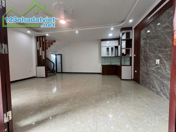 BÁN NHÀ MỚI ĐẸP CỔ LINH LONG BIÊN - GẦN AEON MALL - Ô TÔ ĐỖ CỔNG - 44M2 GIÁ 6,95 TỶ