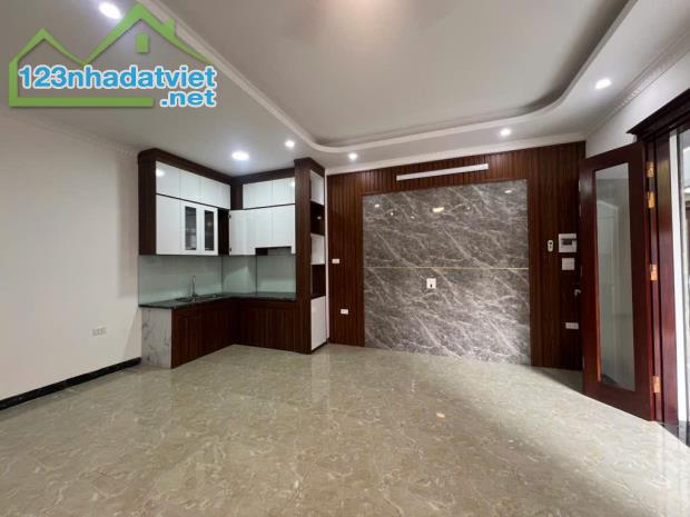 BÁN NHÀ MỚI ĐẸP CỔ LINH LONG BIÊN - GẦN AEON MALL - Ô TÔ ĐỖ CỔNG - 44M2 GIÁ 6,95 TỶ - 1