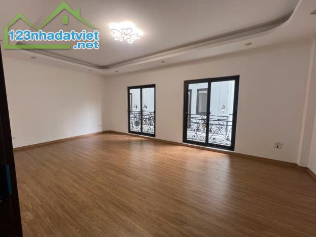 BÁN NHÀ MỚI ĐẸP CỔ LINH LONG BIÊN - GẦN AEON MALL - Ô TÔ ĐỖ CỔNG - 44M2 GIÁ 6,95 TỶ - 2