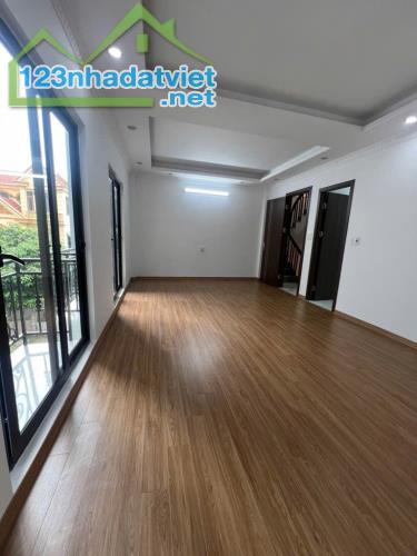 BÁN NHÀ MỚI ĐẸP CỔ LINH LONG BIÊN - GẦN AEON MALL - Ô TÔ ĐỖ CỔNG - 44M2 GIÁ 6,95 TỶ - 3