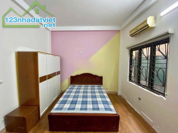 Cho thuê nhà Nguyễn Trãi, Thanh Xuân 4 tầng x 45m2, 4 ngủ, 13 Triệu ở hộ gia đình, Full đồ - 1