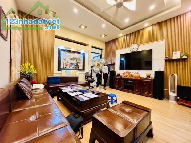 MẶT PHỐ, HOÀNG TĂNG BÍ, ĐÔNG NGẠC, TỪ LIÊM-VỈA HÈ-Ô TÔ-KD:97M X3T, MT 5M, GIÁ 18,5 TỶ - 2