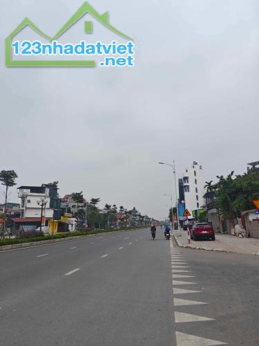 Bán nhà Ngọc Thuỵ Long Biên - 4.99 tỷ - 31m - 4 tầng dân xây - Vài bước ra phố - 2